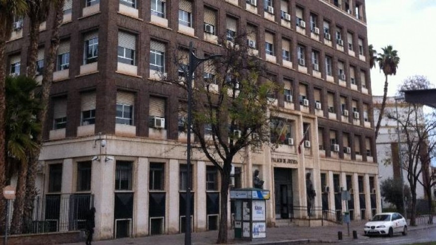 El TSJ avala la sanción a un conductor de ambulancia por acudir a la feria en Yecla en horario laboral