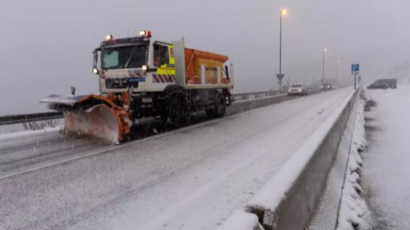La DGT insta a adelantar el regreso del puente por las nevadas en el norte
