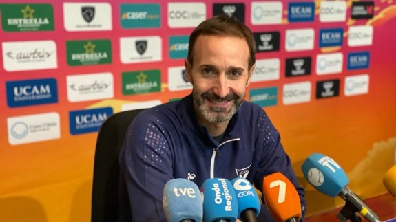 Sito Alonso: "Sería histórico jugar la Copa pero queremos que también lo sea ganar al Tenerife "