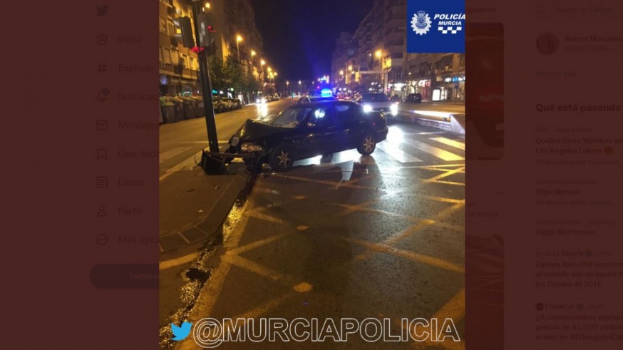 Vehículo accidentado en Ronda Norte. POLICÍA LOCAL MURCIA