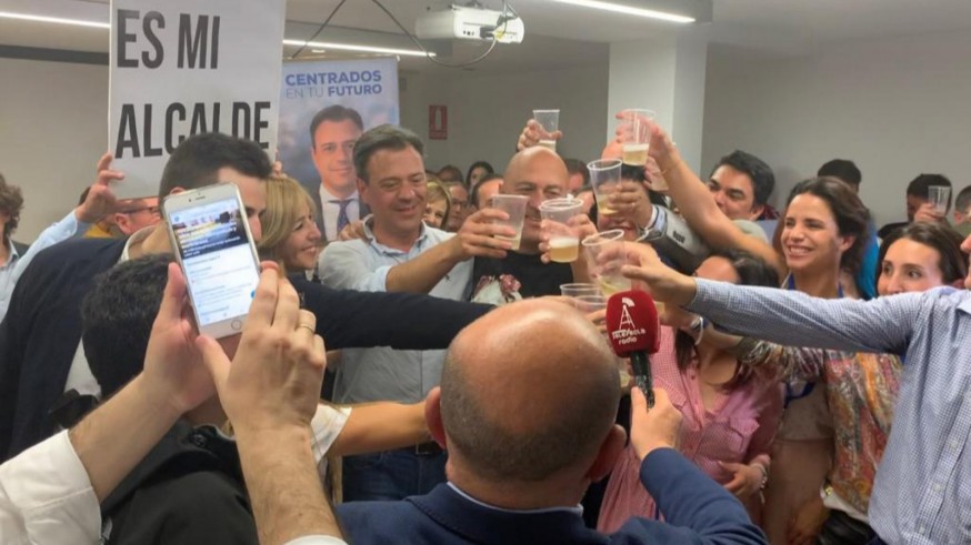Marcos Ortuño celebra su victoria en Yecla