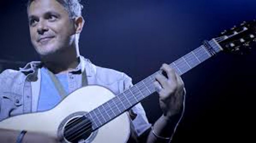Alenandro Sanz tocando "La maestro" en el documental "La guitarra vuela"