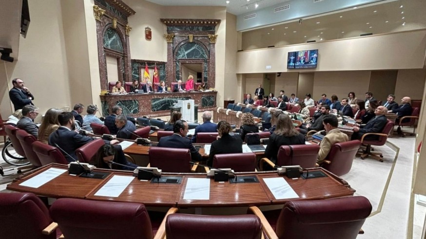 Vox prepara un informe sobre la supresión de subvenciones a sindicatos y empresarios en Murcia