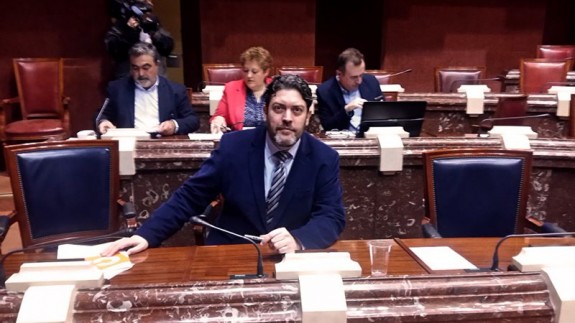 Miguel Sánchez en la Asamblea Regional