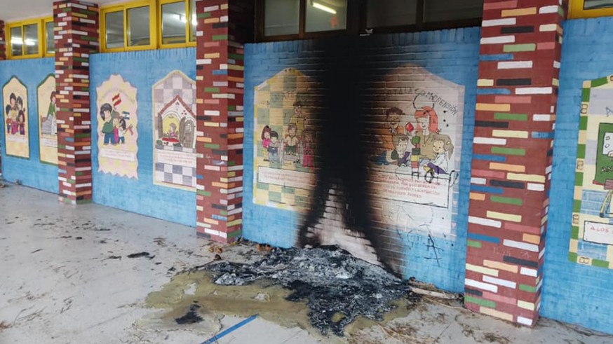 Mural quemado Colegio Pedro Rodríguez de Cieza