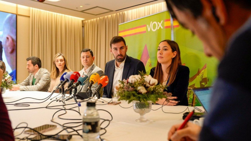 VOX asegura que el PP no ha iniciado contactos para pactar las cuentas regionales