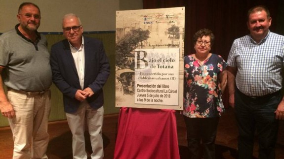 Presentación del libro de Juan Cánovas. Foto: Ayuntamiento de Totana