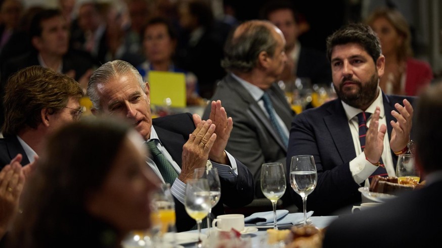 Miras afirma que Feijóo ha hecho "más por la industria energética en una hora" que el Gobierno de España en meses