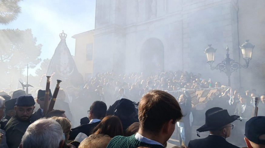 GALERÍA | Yecla acoge a su patrona tras un día de pólvora y devoción