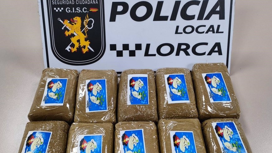  Policía Local de Lorca intercepta un kilo de hachís y detiene a dos personas