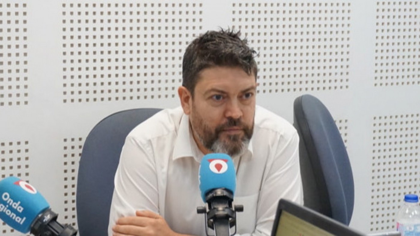 El senador Miguel Sánchez en los estudios de Onda Regional
