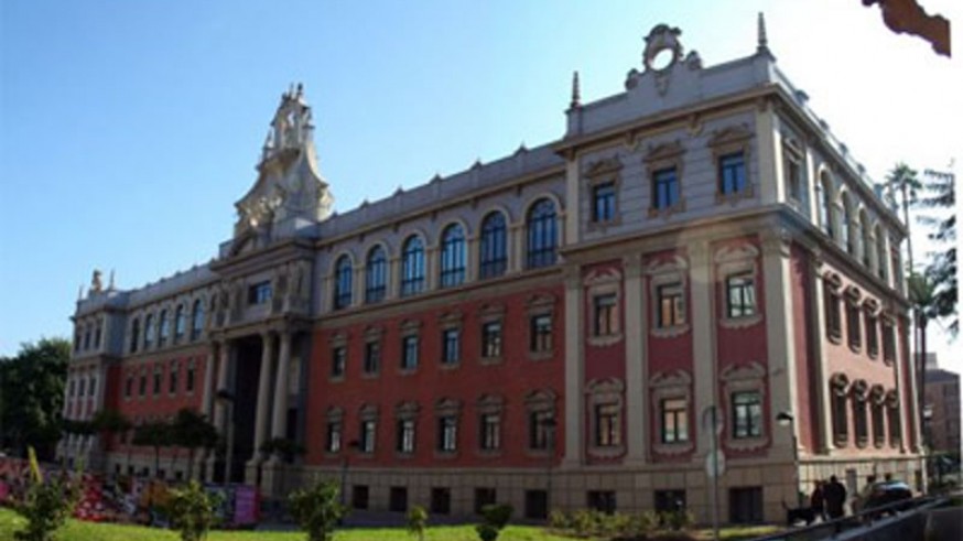 La Universidad de Murcia recibe informes favorables de la ANECA para el grado de Sociología 
