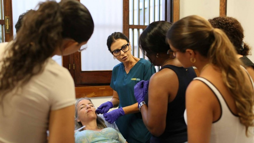 Salud elabora un decreto para regular los requisitos técnicos-sanitarios de los centros de medicina estética