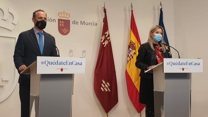 Martínez Vidal junto al consejero de Presidencia y Hacienda, Javier Celdrán