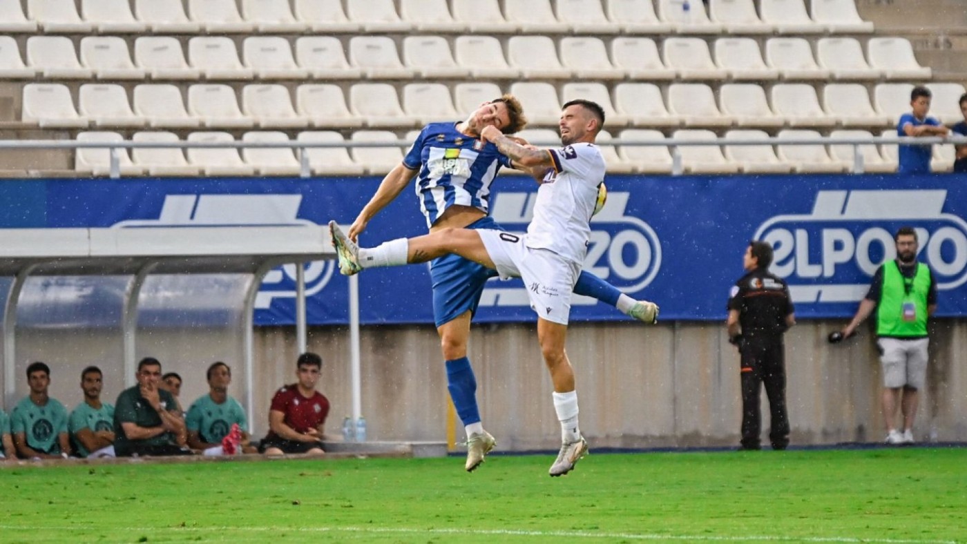 El Lorca Deportiva empata sin goles en su estreno ante el Real Jaén (0-0)