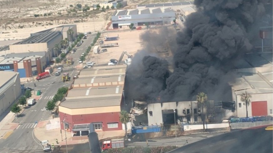 Incendio en una nave de reciclaje de plásticos de Fortuna