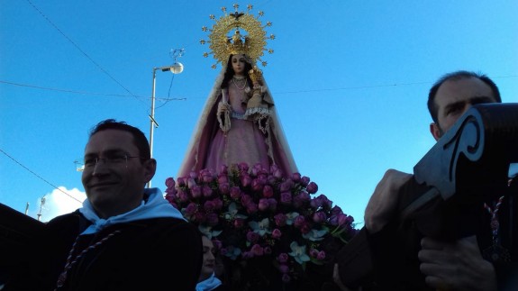 Imagen de la Virgen de la Salud en Romería
