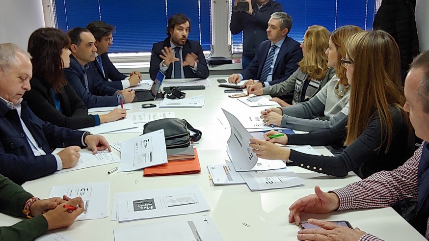 El consejero de Empleo, Miguel Motas, preside la comisión de estrategia laboral