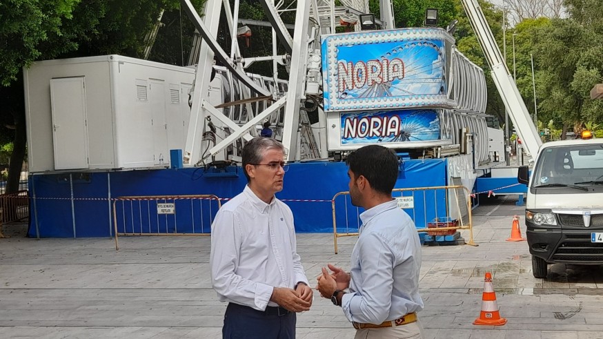 Ya está en marcha el montaje de la noria panorámica de Murcia