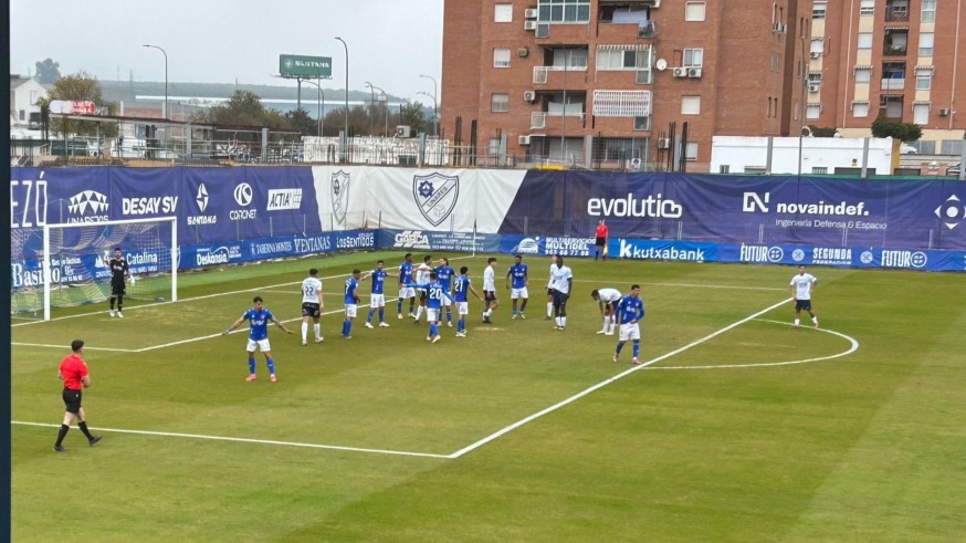 El UCAM se diluye ante el Linares (2-1)