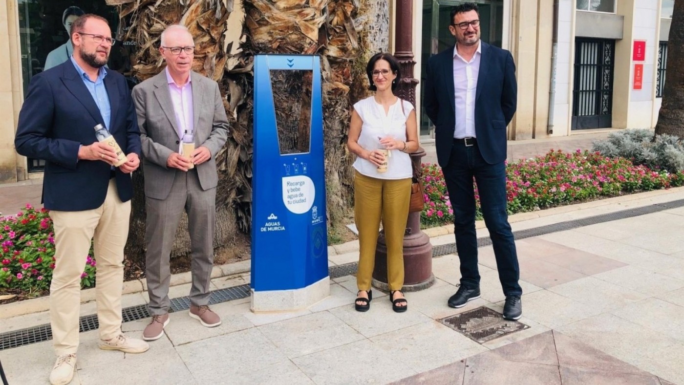 El concejal de Desarrollo Urbano, José Guillén, asegura la calidad del agua