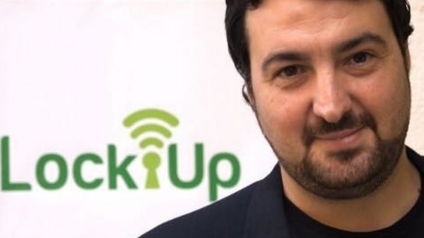VIVA LA RADIO. Talento emprendedor. Abrir la puerta de la habitación de tu hotel... Con las manos en los bolsillos
