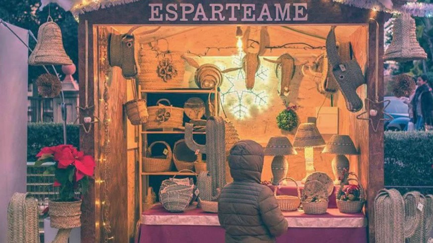 Caseta de Espartéame en un mercado navideño