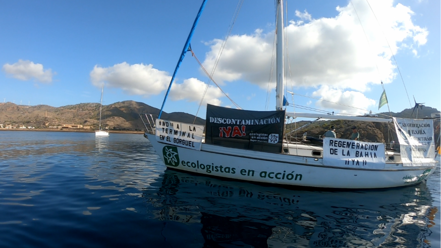 Ecologistas en Acción y vecinos de Portmán muestran el rechazo a la terminal de contenedores de El Gorguel