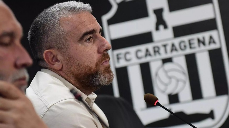 Javi Rey: "Vengo a por el ascenso, para media tabla seguiría en Galicia"