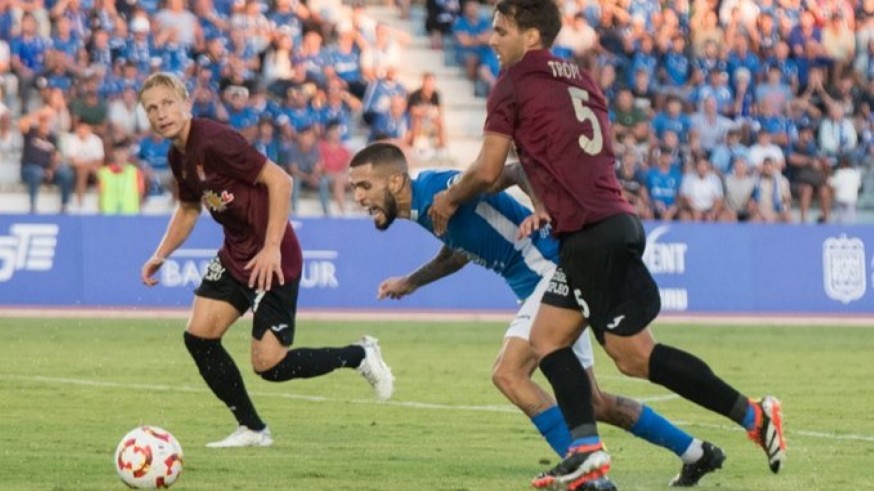 El Águilas amarra un punto ante el San Fernando (0-0)