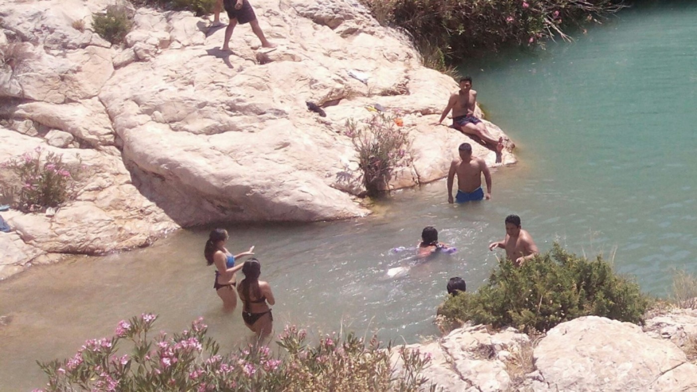 Aumento de controles policiales en el paraje natural de Fuente Caputa ante la masificación