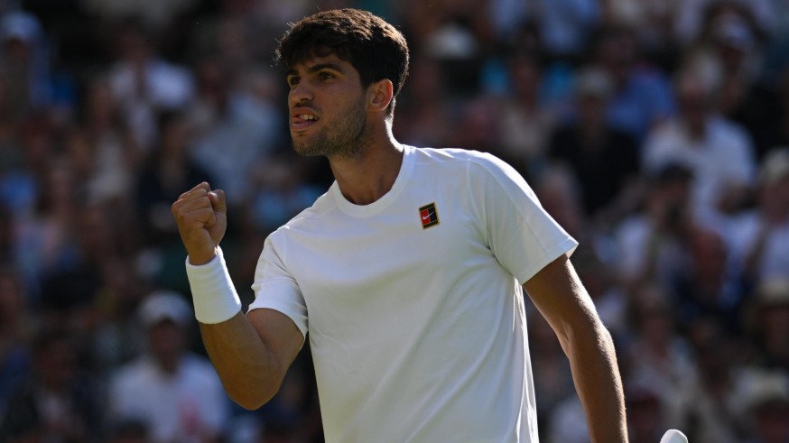 Carlos Alcaraz tira de carácter y accede a octavos de Wimbledon