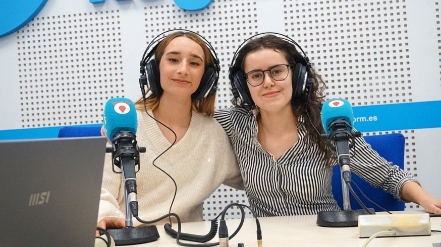 Esta tarde conversamos con Paloma Donate y Mireya Sánchez, del Club de Debate Aeternum