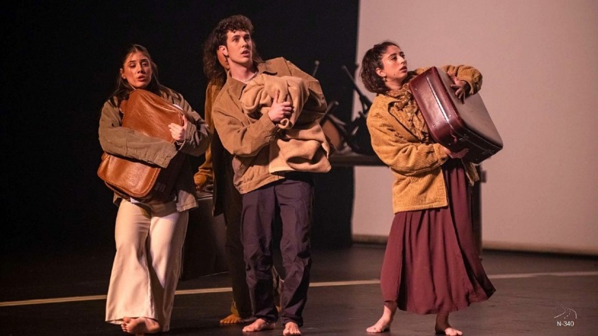 Hablamos con Elena Mateo, autora, actriz y coordinadora de la obra 'Nacional 340', finalista en dos categorías de Premios Max de Artes Escénic