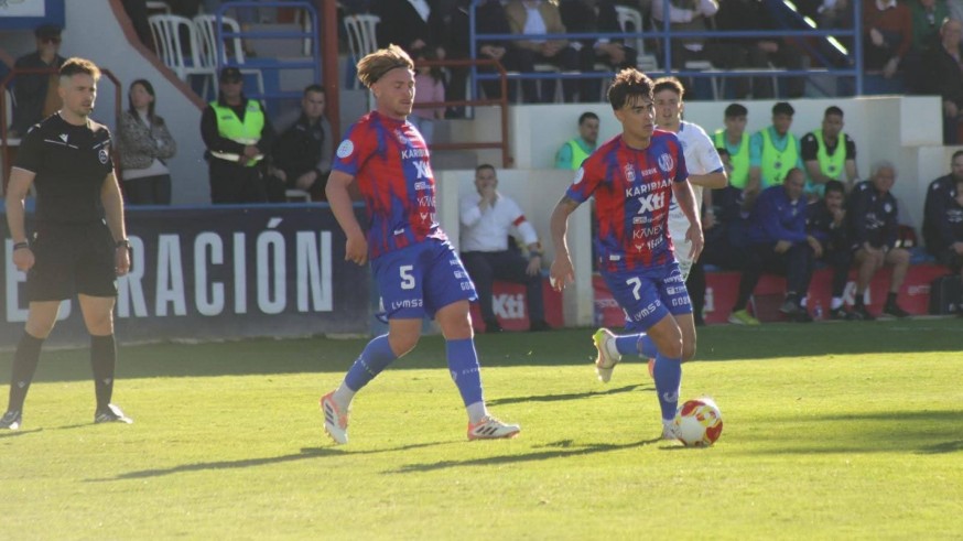 El Yeclano falla ante el Almería B (1-1) y se complica la permanencia