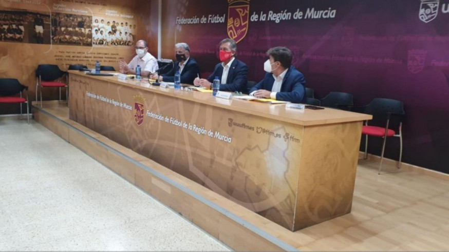 La Federación Murciana de fútbol repescará a todos los descendidos en competición regional