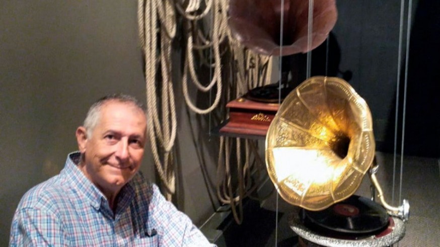 Miguel Massotti dirige y presenta La Gramola