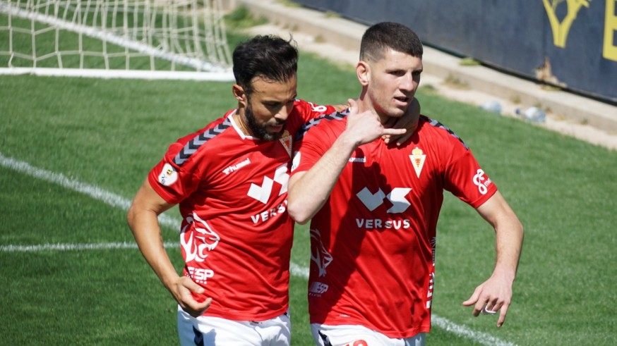 El Real Murcia cumple con un ojo puesto en Tamaraceite (0-1)
