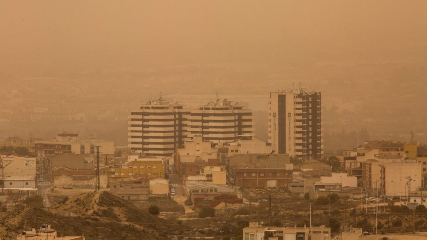 Activan los protocolos por contaminación atmosférica en las principales ciudades de la Región