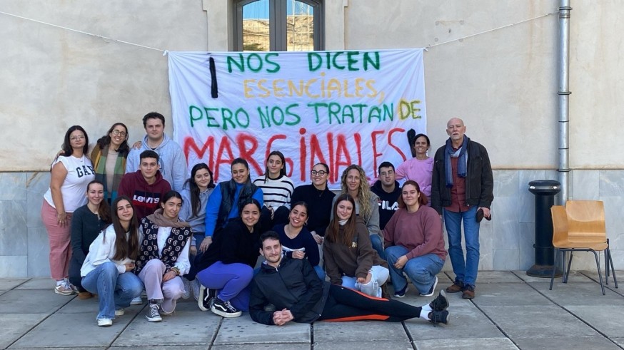 Los alumnos de Enfermería de Cartagena cumplen su sexto día de protesta y rechazan la UNED como sede
