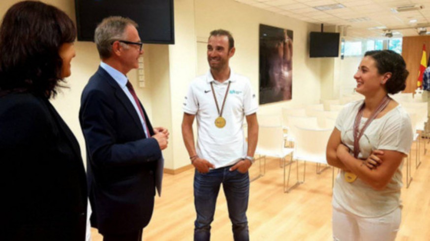 Alejandro Valverde y Ana Carrasco