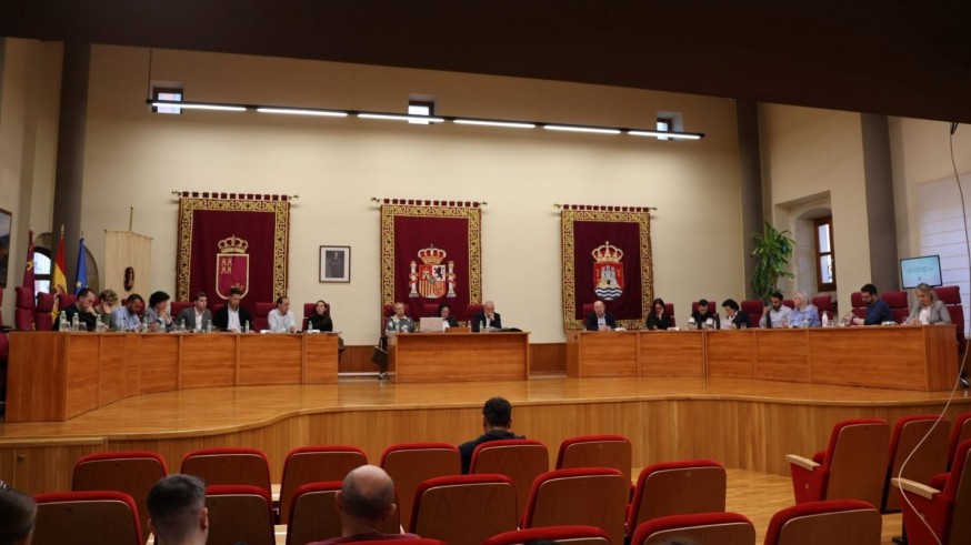 PP y Vox en Yecla: distancia tras la ausencia de Vox en la subida de la tasa de basuras