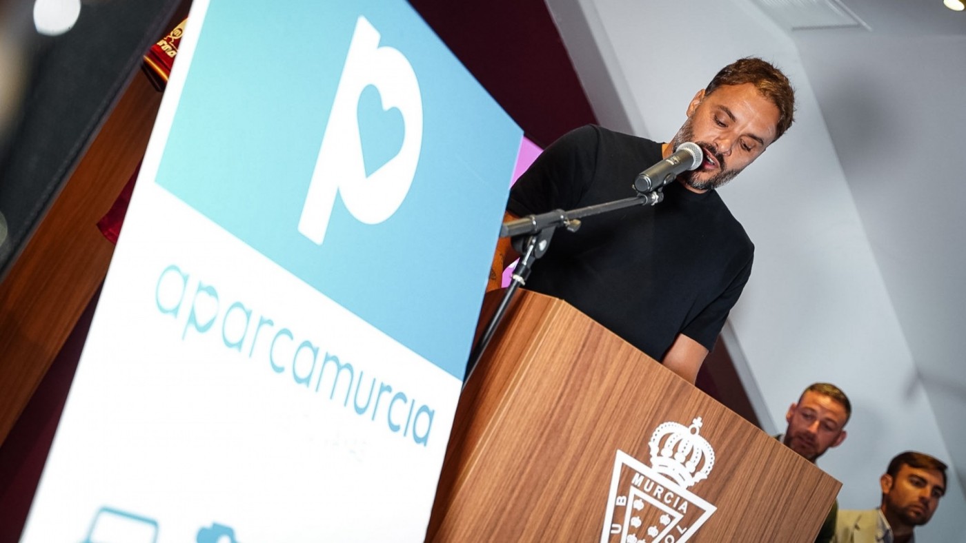 Pedro León: "Tenemos por escrito el permiso de la Federación para que jugase Javi Moreno"