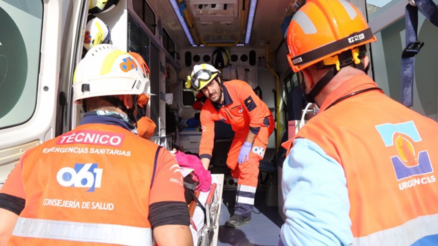 Un fallecido, un menor grave y otros cuatro heridos tras ser arrollados por una carroza en Marchena (Sevilla)