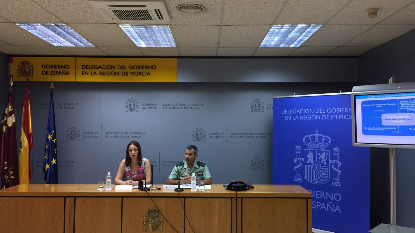 Virginia Jerez y Agapito Cánovas en rueda de prensa. ASR.