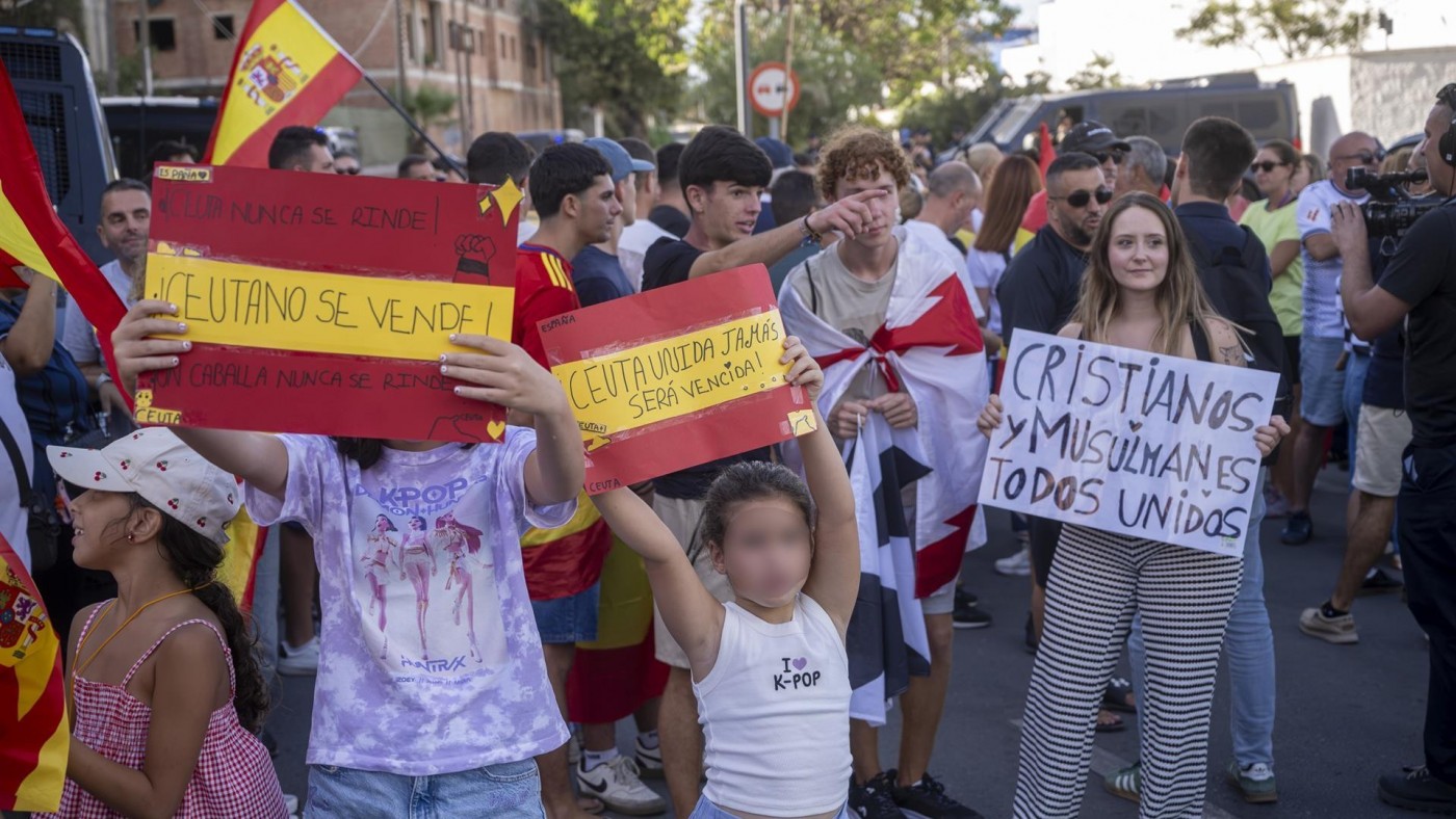 Una veintena de municipios de la Región se movilizan mañana en apoyo a Ceuta