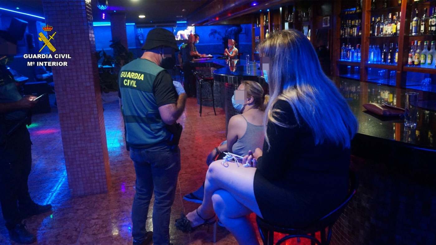 Tres detenidos por tráfico de drogas y dirigir un prostíbulo en Blanca