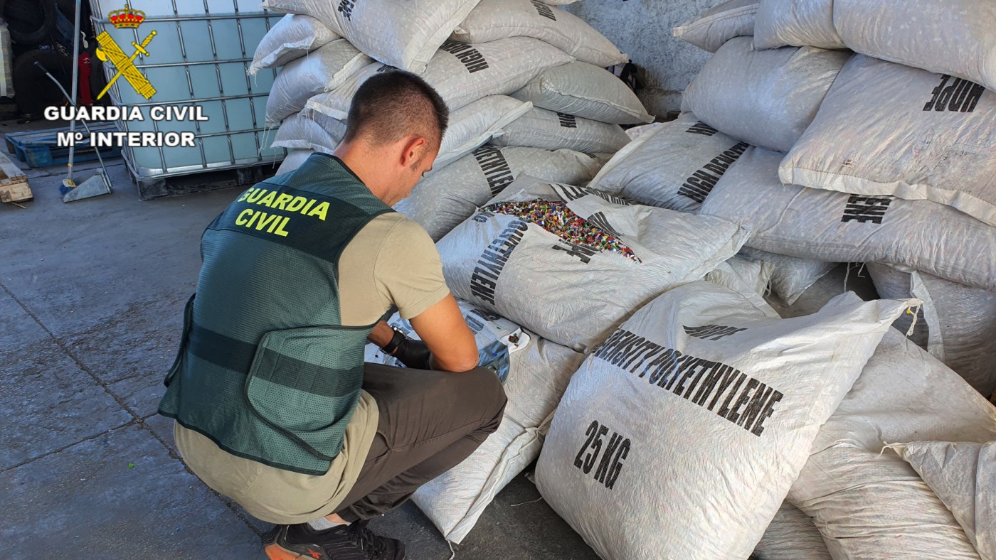 Desarticulada una banda criminal que importaba cocaína desde Sudamérica oculta en escamas de PET