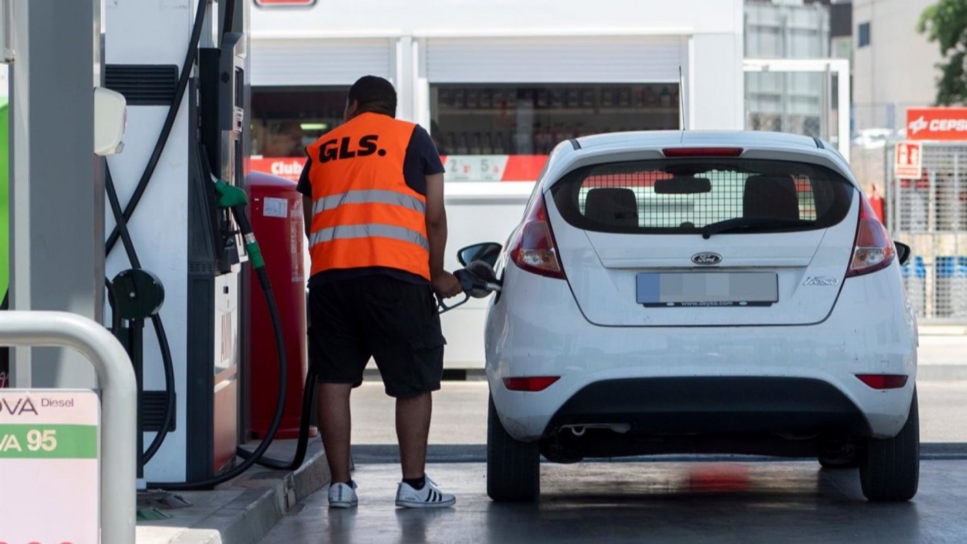 La crisis en Oriente Próximo encarece el combustible, pero no habrá desabastecimiento en España