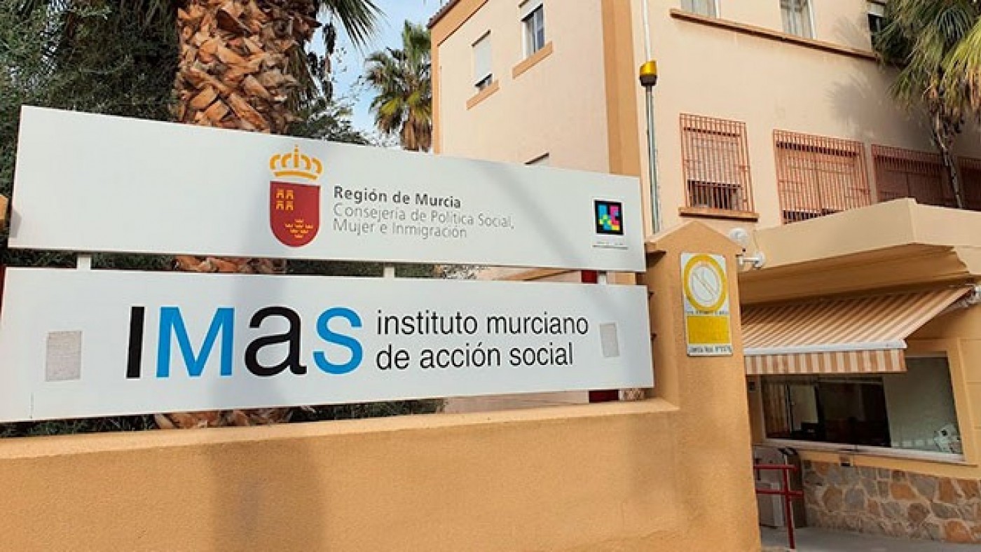 Los sindicatos se concentran este lunes para apoyar al personal del centro de discapacitados de Churra